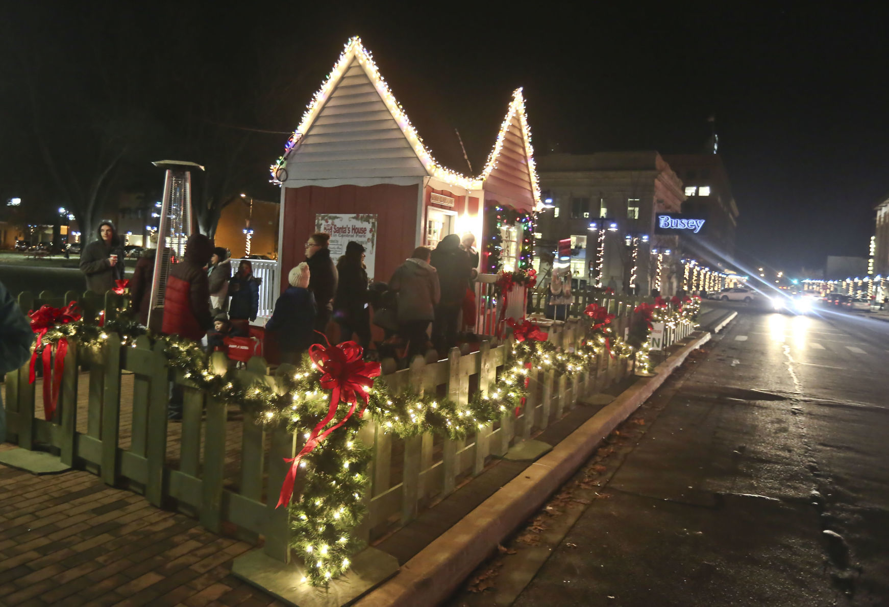 Christmas Walk 9 12.05.18.JPG